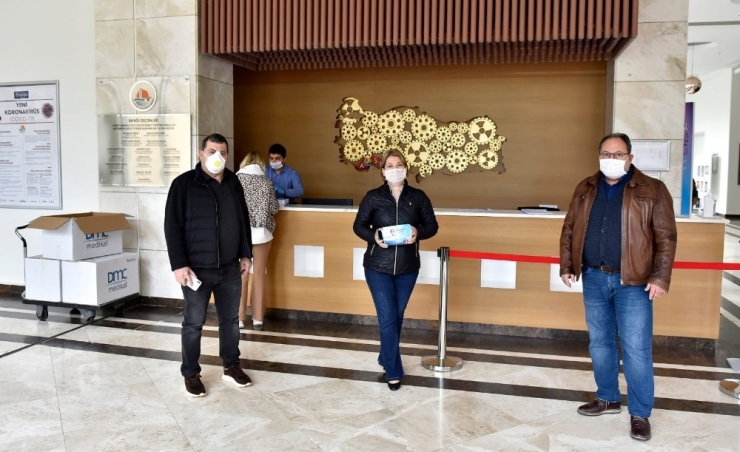 Fabrikalarda 50 Bin Maske Dağıtıldı