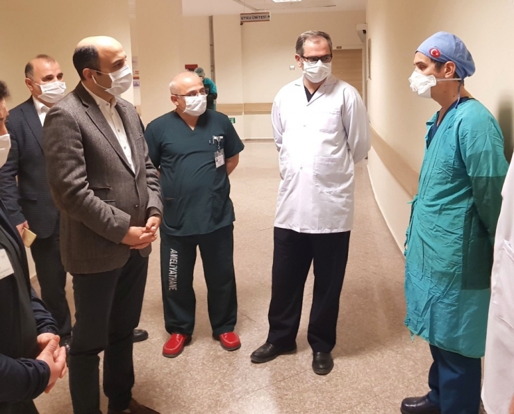 Sağlık Müdürü Oruç: "Sağlık Çalışanları Kahramanca Bir Hizmet Sunmaya Devam Ediyor"