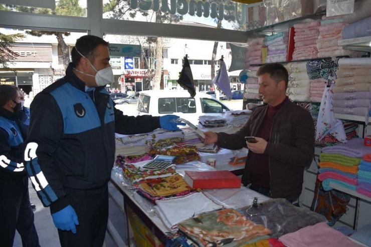 Tatvan Belediyesinden Esnafa Ücretsiz Maske Dağıtımı