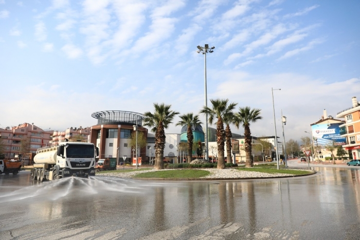 Denizli’de Korona Virüse Karşı Dezenfekte Çalışmaları Devam Ediyor