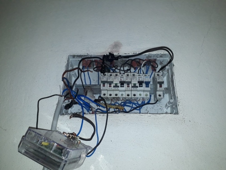 Yıldırımın Düştüğü Evde Hasar Oluştu