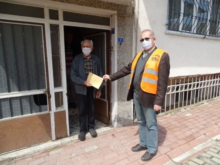 Emekli Maaşını ’Helal Olsun’ Diyerek Bağışladı