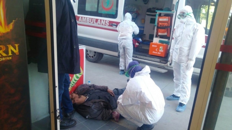 Engelli Vatandaşa 112 Acil Yardım Ekibi Şefkati