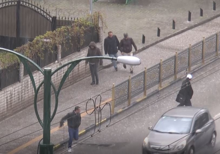 Şiddetli Yağmur Vatandaşları Hazırlıksız Yakaladı