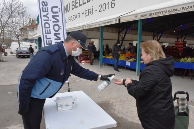 İnönü’de Ücretsiz Maske Dağıtımı Aralıksız Devam Ediyor