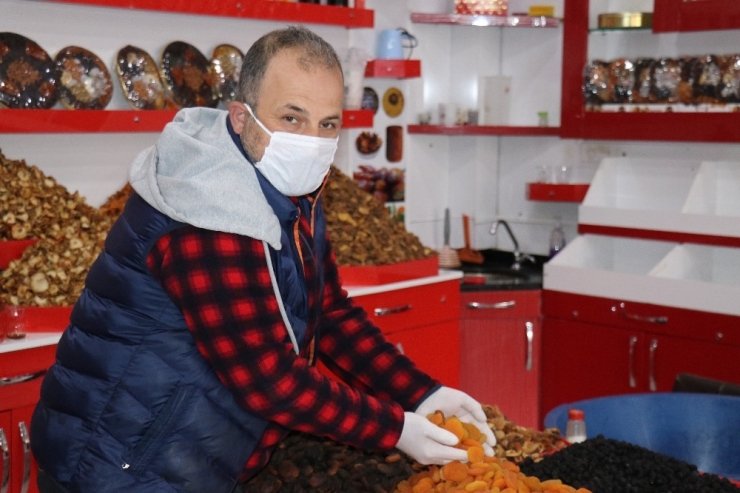 Korona Virüse Karşı Kükürtlü Kuru Kayısı Önerisi