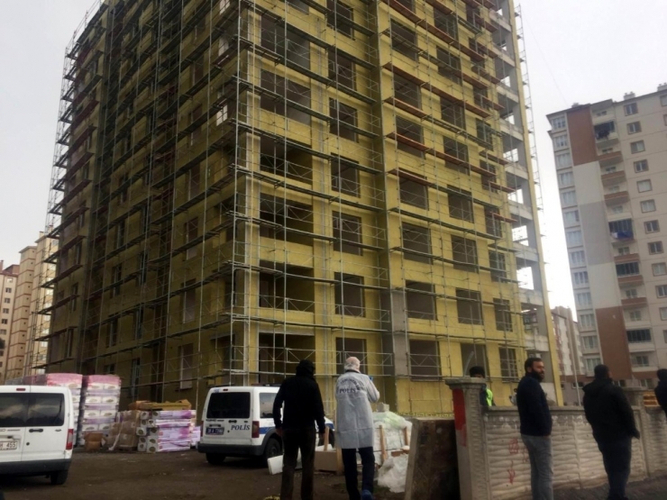 11. Kattan Düşen İnşaat İşçisi Hayatını Kaybetti