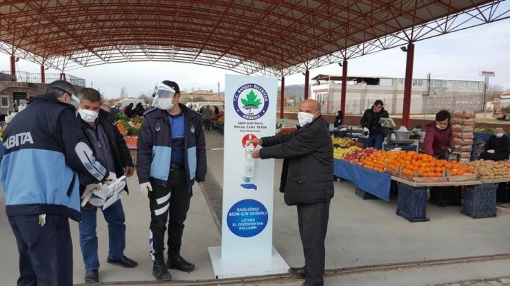 Bahşılı’da Pazar Yerlerine El Dezenfekte Noktaları Kuruldu