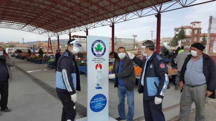 Bahşılı’da Pazar Yerlerine El Dezenfekte Noktaları Kuruldu