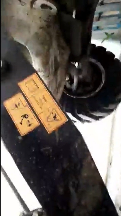 Canlı Yayında Kaza Geçirdi