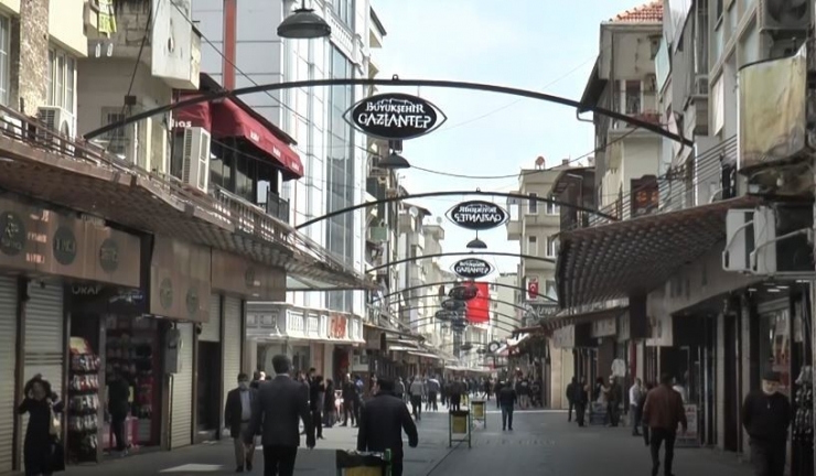 Virüs Dinlemeyen Gaziantepliler Çarşı Pazara Akın Ediyor