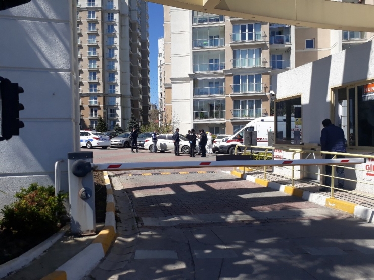 Küçükçekmece’de Korona Şüphesi: 1 Adam Evinde Ölü Bulundu