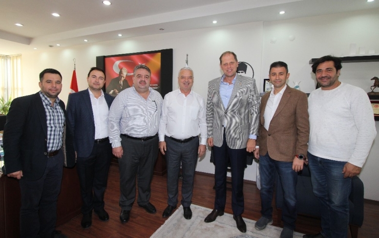 Manisa Ticaret Borsası Destek Oldu, Ova Yollarında Çalışmalar Başladı