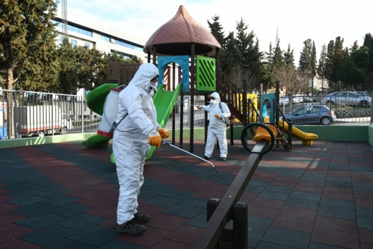 Belediyeden Korona Virüs Mücadelesinde Sahada Çalışan Personele Bin Lira İkramiye