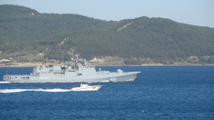 Rus Savaş Gemileri Çanakkale Boğazı’ndan Geçti