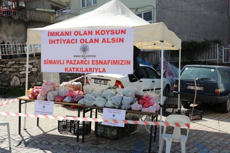 Simav’da ’İhtiyacı Olan Alsın’ Standı