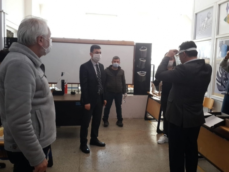 Liseden Siperlik Maske Üretimi