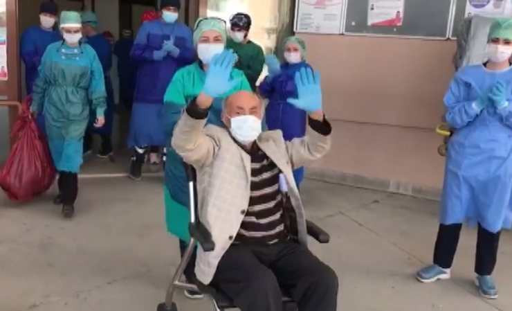 71 Yaşında Korona Virüsü Yendi