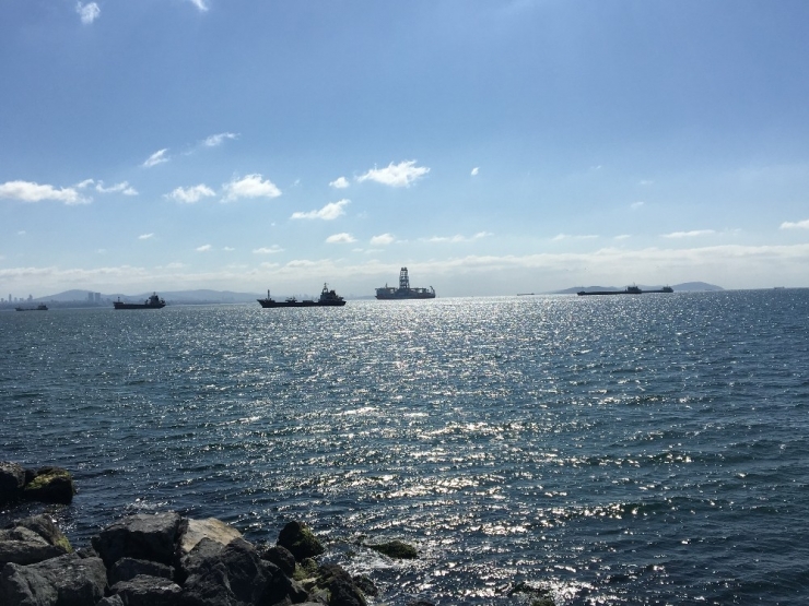 Türkiye’nin İlk Yerli Sondaj Gemisi ’Fatih’ Yenikapı Açıklarında Demirledi