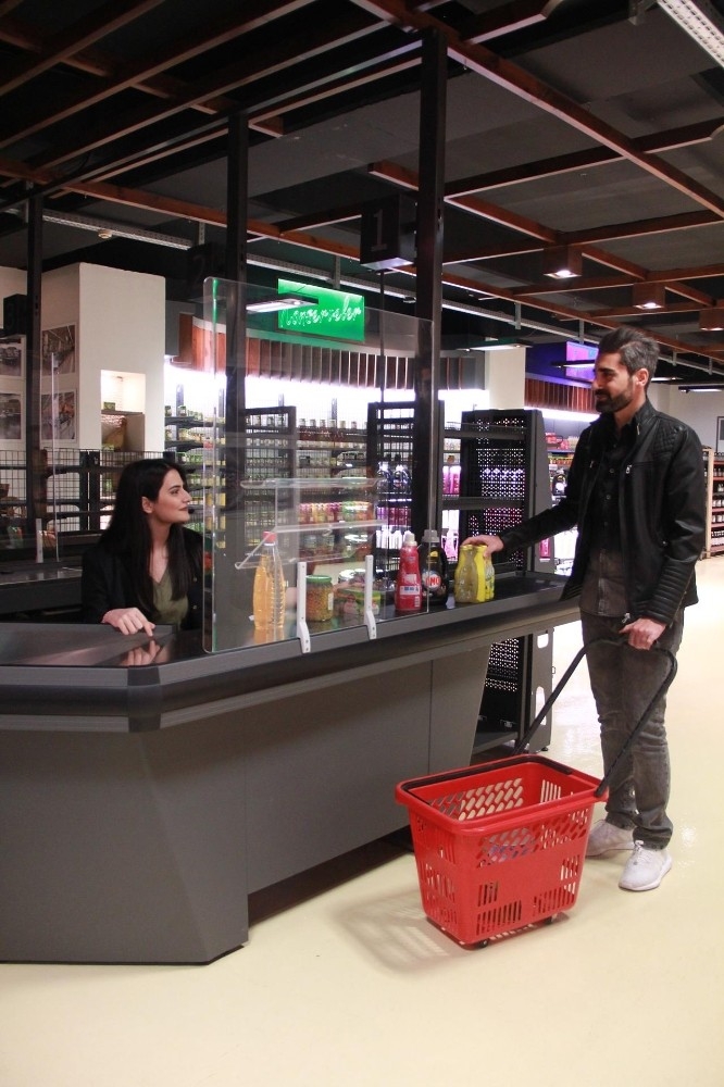 Üçge, ‘Sosyal Mesafe Koruyucu Panel’i Hayata Geçirdi