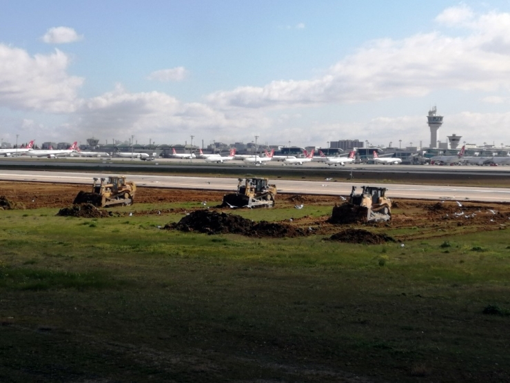 Atatürk Havalimanı’ndaki Hastanenin Kazı Çalışmaları Sürüyor