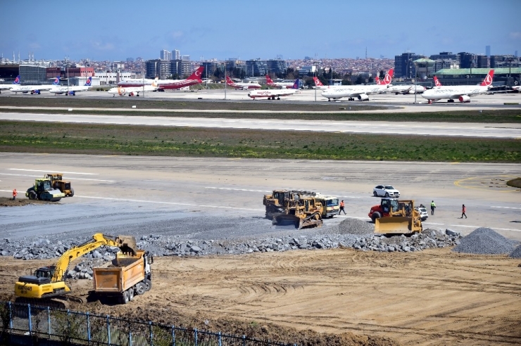 Atatürk Havalimanı’ndaki Hummalı Çalışma Böyle Görüntülendi