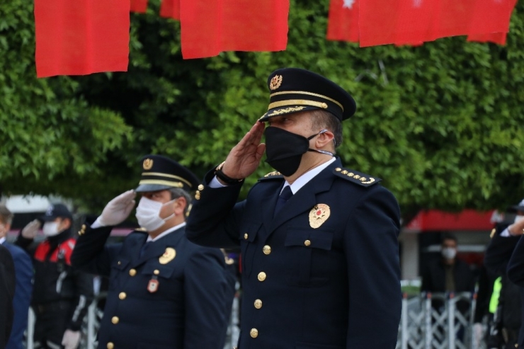 Sosyal Mesafeli Polis Haftası Kutlaması