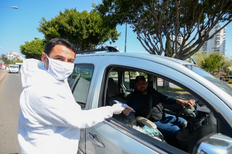 Muratpaşa Evde Kaldı Maskeler Belediyeden Geldi