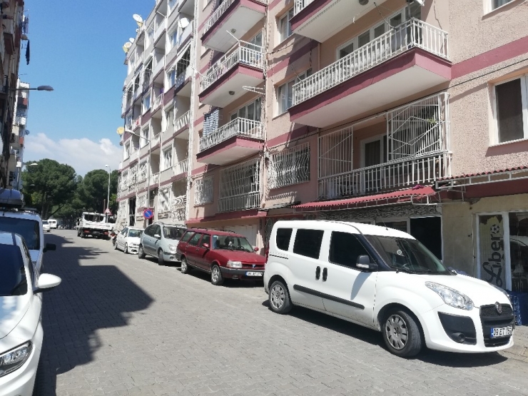 Dedesinin Silahıyla Oynarken Kız Kardeşini Yaraladı