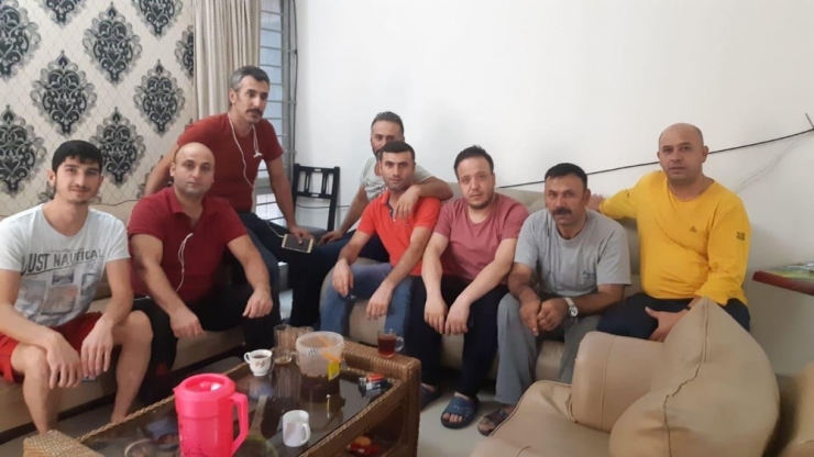 Bangladeş’te Mahsur Kalan Karslı İşçiler Türkiye’ye Dönmek İstiyor