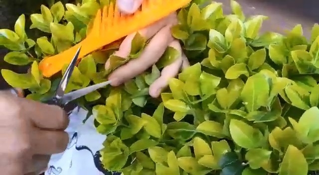 Bursalı Berber Tıraşa Başladı