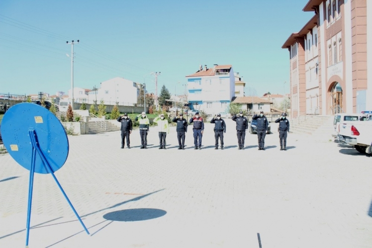 Çelenk Koyma Töreninde Korona Virüs Tedbirleri