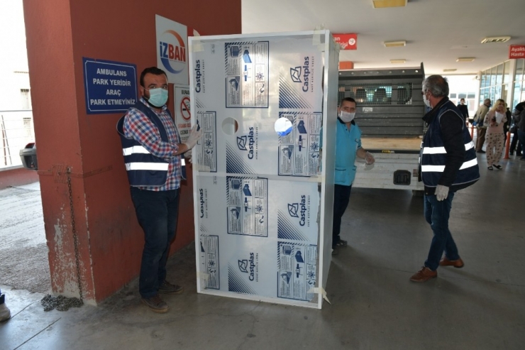 Çiğli Belediyesinden Temassız Numune Kabini Üretimi