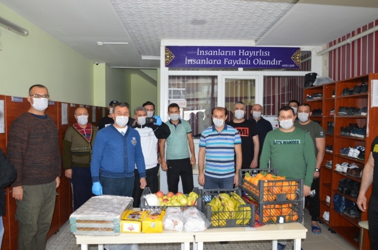 Hakim Ve Savcılardan Karantinadaki Gardiyanlara Meyveli, Tatlılı Doping