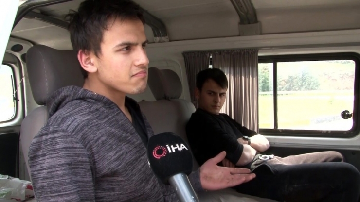 Sokağa Çıkma Yasağı Olan 19 Yaşındaki İkizler Polis Denetimine Takıldı