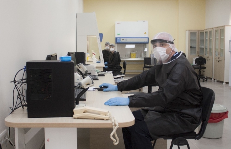 Deü’de Covid-19 Tanı Testlerine Başlandı