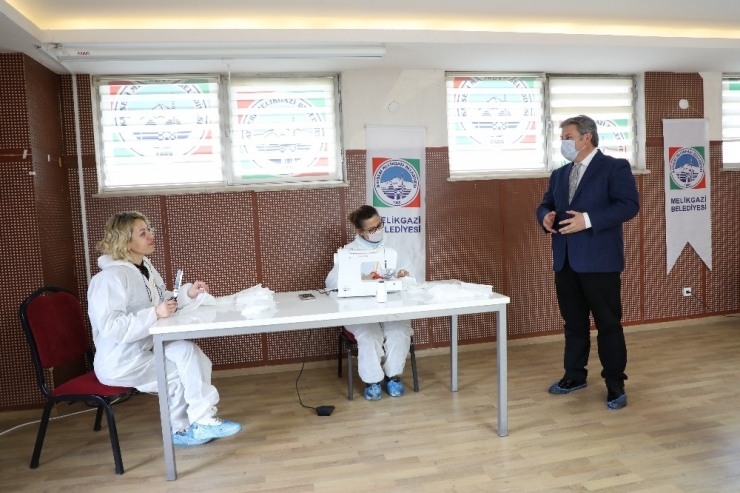 Melmek’te Maske Üretimi Başladı