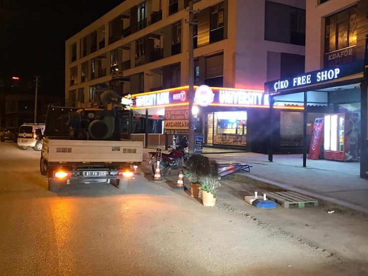 Sokaklarda Temizlik Çalışmaları Sürüyor