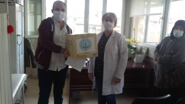 Sağlık Çalışanlarına Halk Eğitimden Maske Desteği