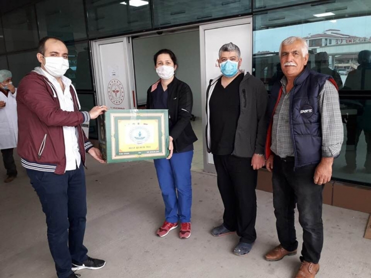 Sağlık Çalışanlarına Halk Eğitimden Maske Desteği