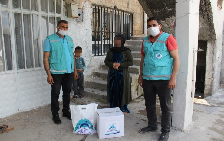 Eyyübiye’de Gıda Ve Hijyen Paketi Dağıtımı