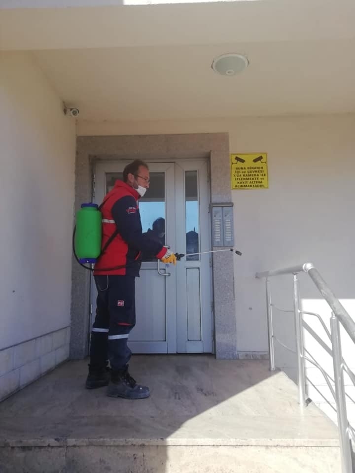 Gülüç Belediyesi Tüm Binaları Dezenfekte Ediyor