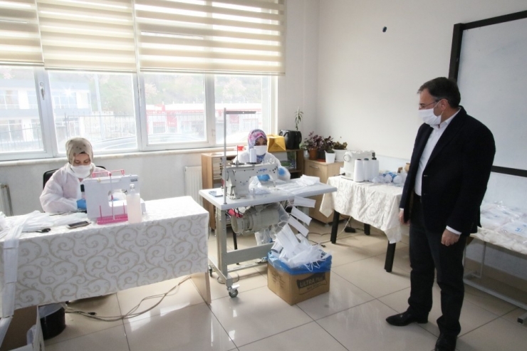 Hacılar Belediyesi Maske Üretimine Başladı