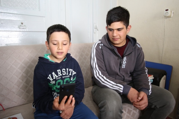 Küçük Yasin’den ’Biz Bize Yeteriz Türkiyem’ Kampanyası’na Destek