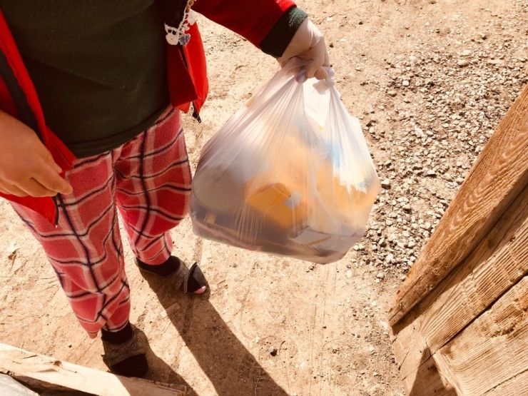 Hayırseverlerin Desteğiyle Hazırlanan Yardım Paketleri İhtiyaç Sahibi Ailelere Dağıtıldı