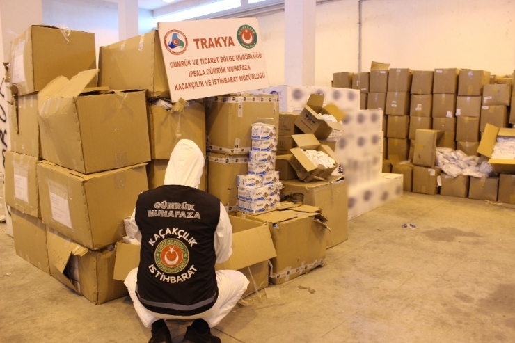 Tıbbi Koruyucu Malzeme Kaçakçılığına Geçit Verilmedi