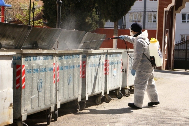 Kartal’da Bulunan Çöp Konteynerleri Ve Geri Dönüşüm Kumbaraları İlaçlandı