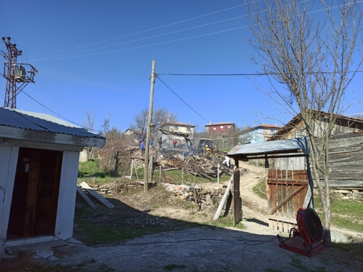 Yangında Öldüğü İddia Edilen Yaşlı Adamın Cenazesine Ulaşılamadı