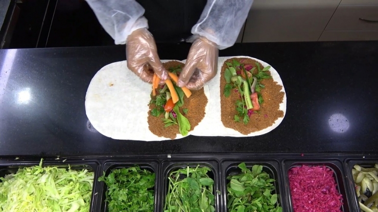 ’Biz Bize Yeteriz’ Dedi, Bir Günlük Gelirini Kampanyaya Bağışladı