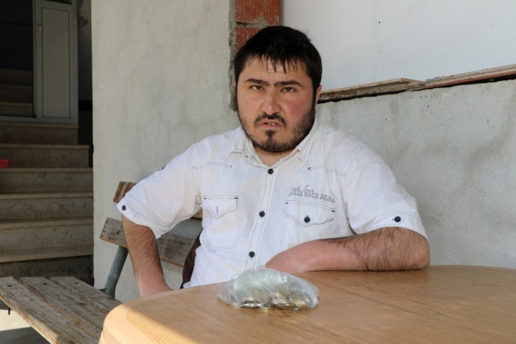 Engelli Öğrenci Biriktirdiği Parayı Kampanyaya Bağışladı